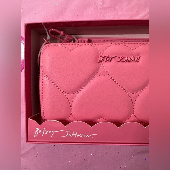 Betsey Johnson Quilted Pink Wallet - Picture 4 of 9